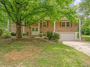 149 Glenwood Dr, Glen Carbon, IL 62034