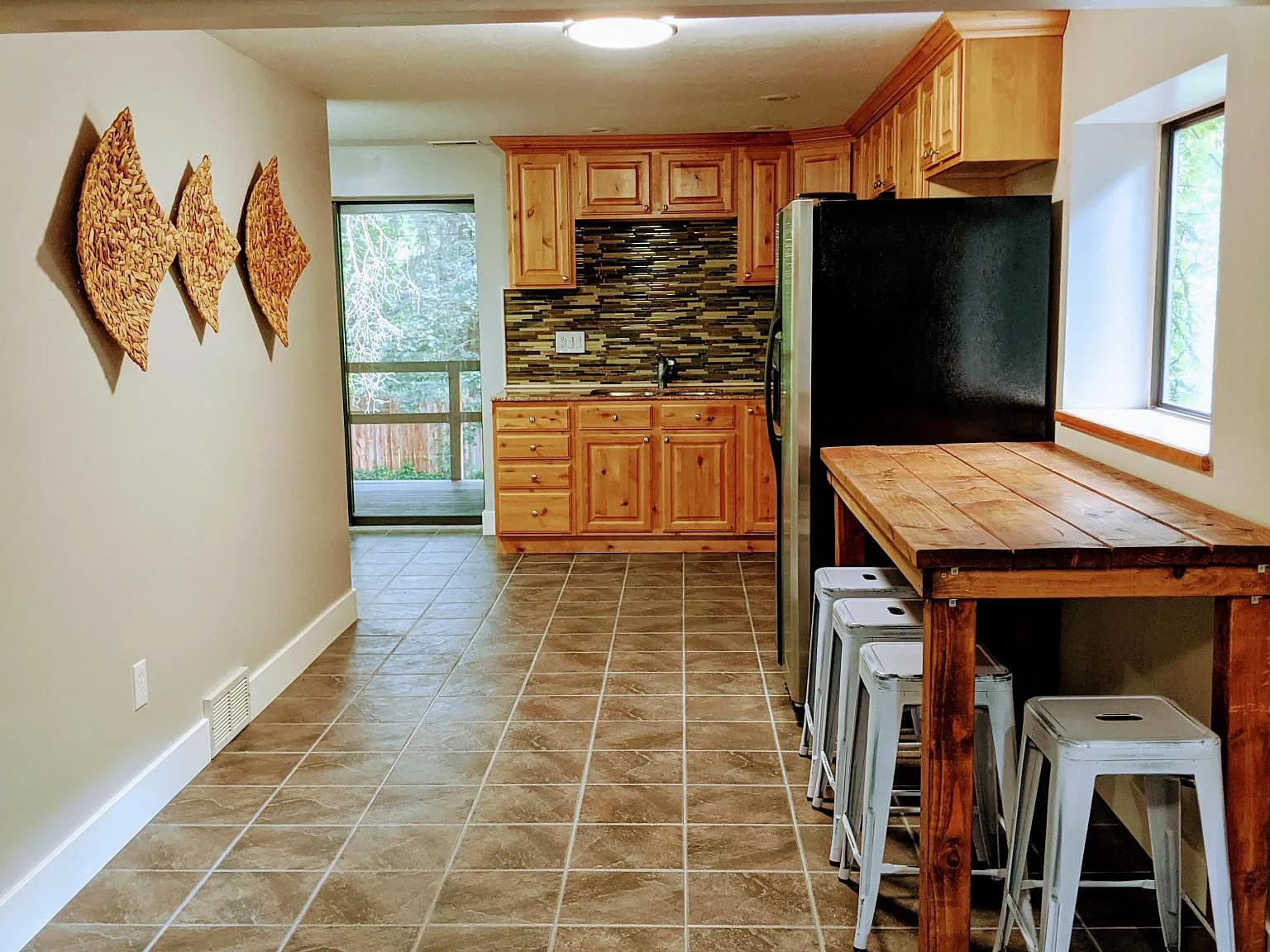 2 bed, 1500 sqft, $825 — Photo 1