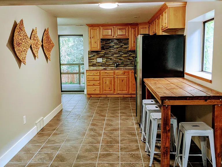 2505 E Creek Rd — Photo 2