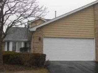 17253 Lakebrook Dr, Orland Park, IL 60467