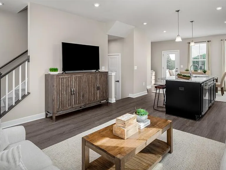 4 Friendship Ct — Photo 21