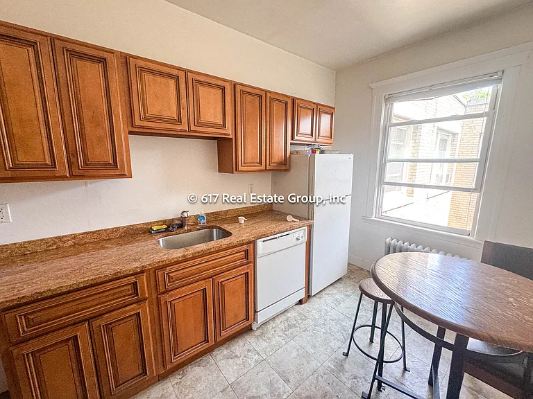 11 Melvin Ave #12 — Photo 2