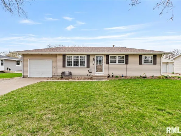 204 N 8th St, Eldridge, IA 52748