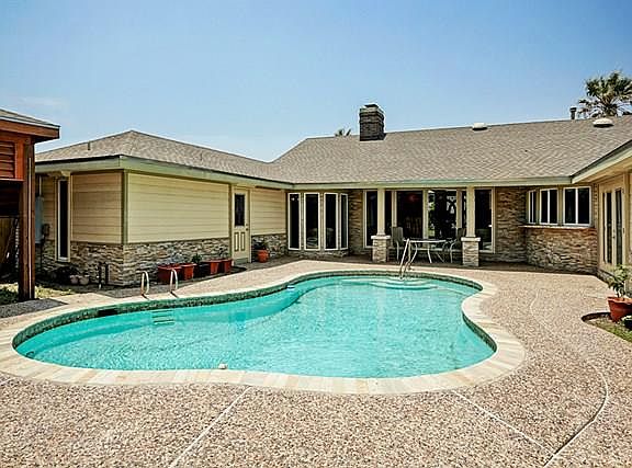 3rd image of 62 Colony Park Cir