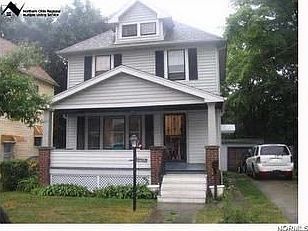 2nd image of 13702 Beachwood Ave