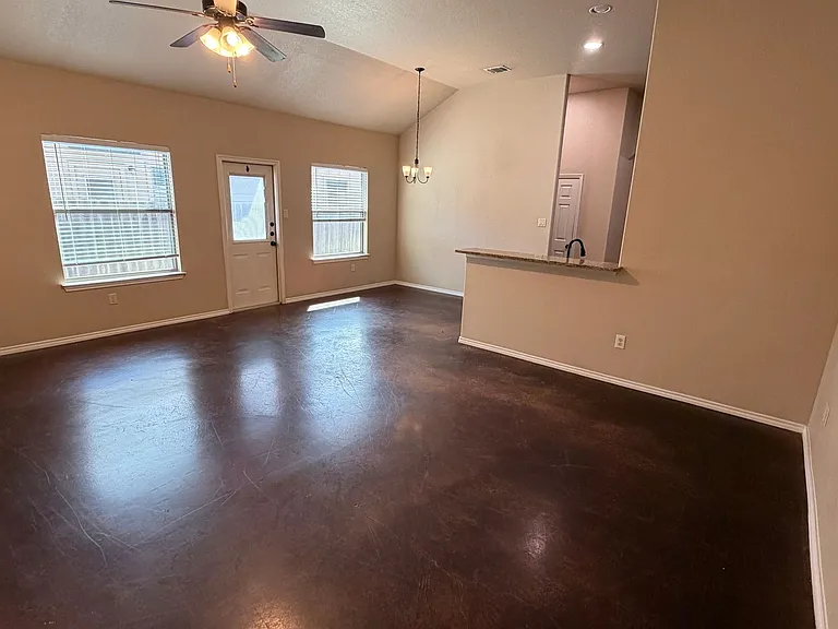 708 Saengerhalle Rd — Photo 4