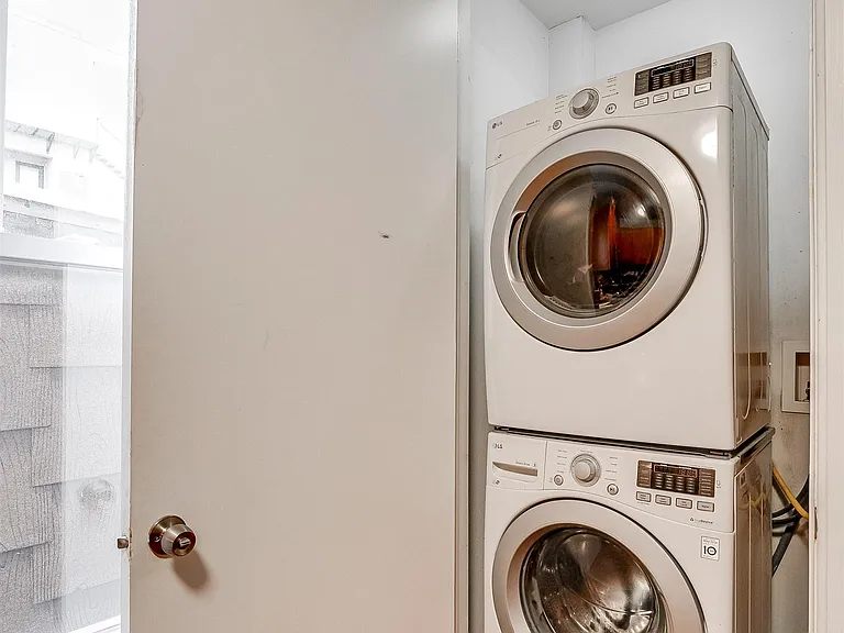 195 Webster Ave #3 — Photo 7