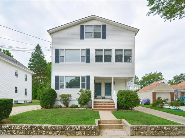 170-172 Kimball St, Providence, RI 02908