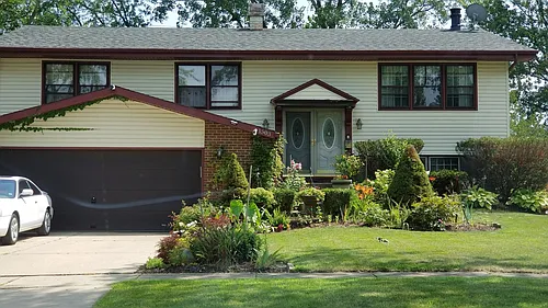1503 W Oakmont Rd Photo 1