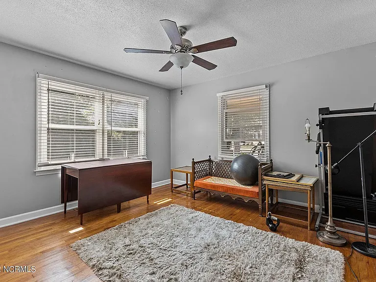 925 N Market St — Photo 12
