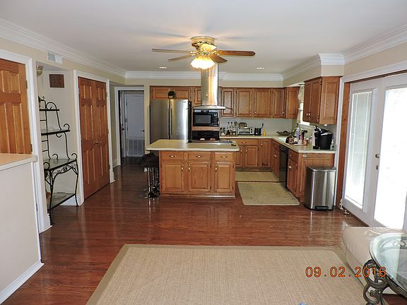 2nd image of 30 Chateau Palmer Dr