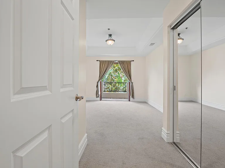 10364 Almayo Ave #201 — Photo 25
