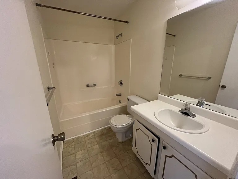 901 Olmstead Dr #52 — Photo 7