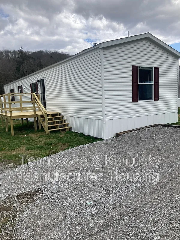 3 bed, 2.0 bath, 1050 sqft, $1,200 — Photo 2