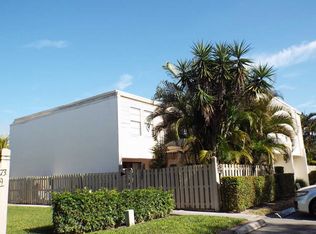 1567 Shaker Cir, Wellington, FL 33414