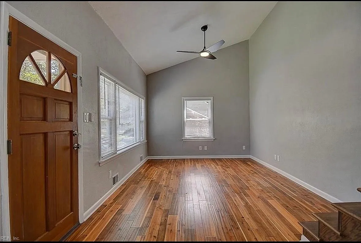Updated 3BR/2BA Norfolk Home with Fenced Yard & Garage | Convenient location near Military Bases,... — Photo 4