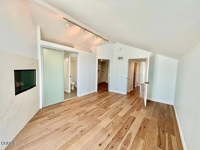 108 Los Feliz St — Photo 22