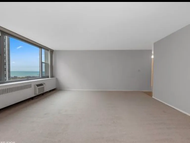 4250 N Marine Dr #2111 — Photo 2