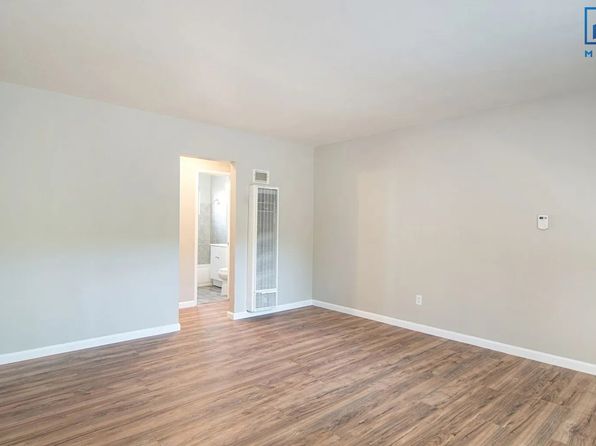 2424-24305 India St #2429-2435.5