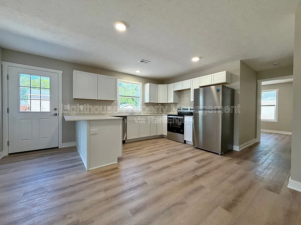 310 Allen Ave #1
