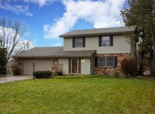 52177 Woodridge Dr, South Bend, IN
