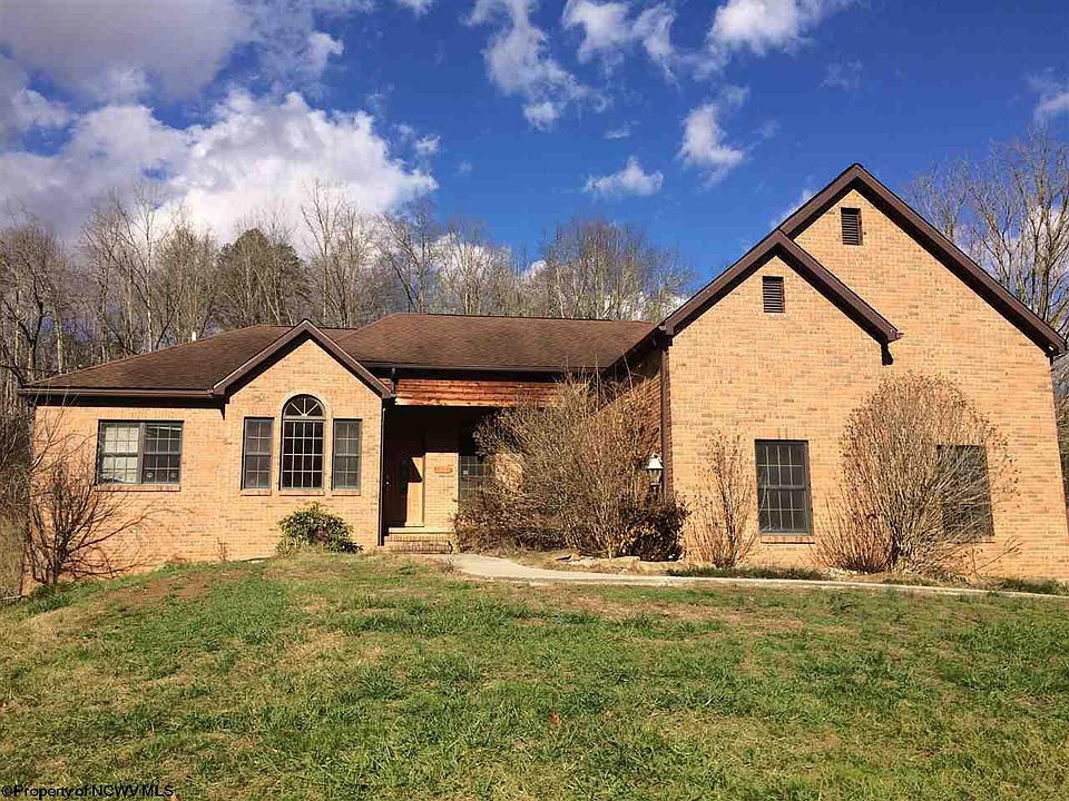1st image of 17 Riverview Cir