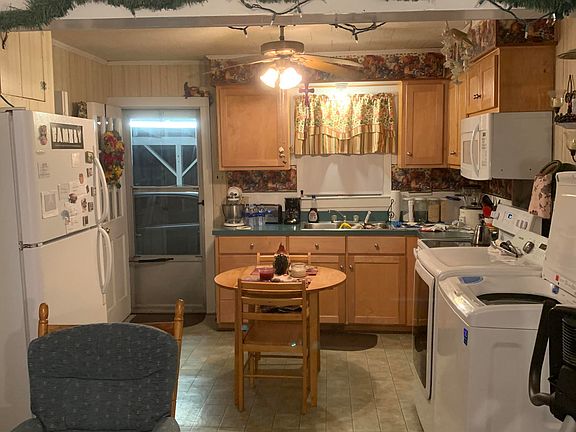 4th image of 208 N Central St