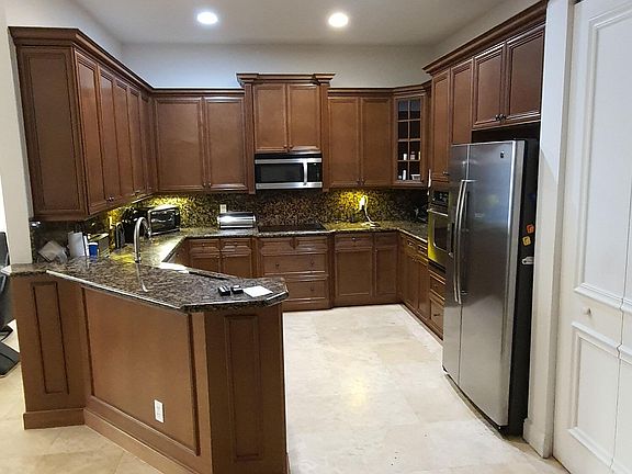 5th image of 220 NE 69th Cir