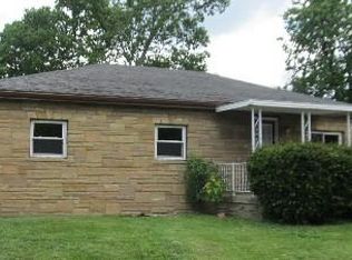 713 W Maple St, Champaign, IL 61820