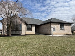 17493 Tower Dr, Macomb, MI 48044