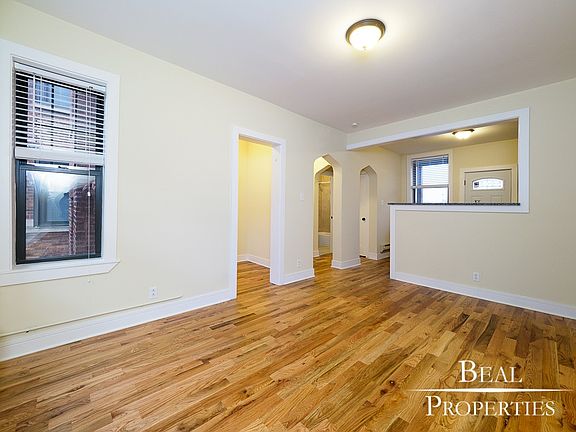 3rd image of 4415 N Wolcott Ave APT 2A