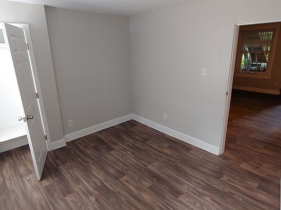 4th image of 2322 E Marshall St Unit Basement