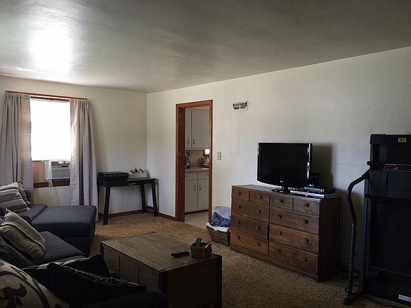4th image of 217-219 W Pierre Ln