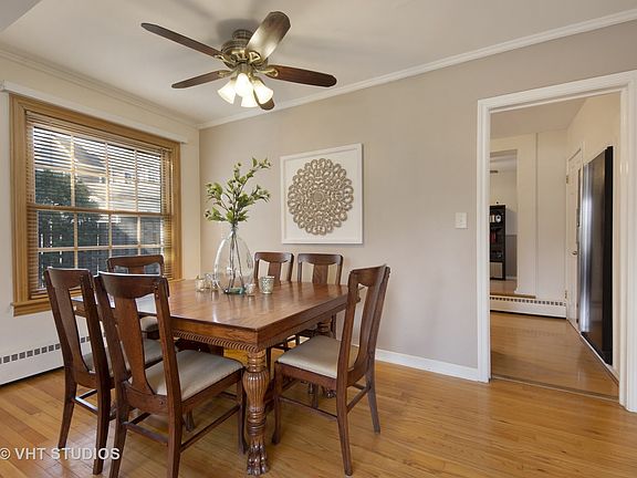 5th image of 408 S Carlyle Pl