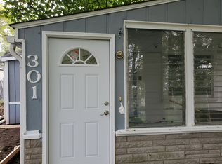301 S Fulton Ave, Waukegan, IL 60085