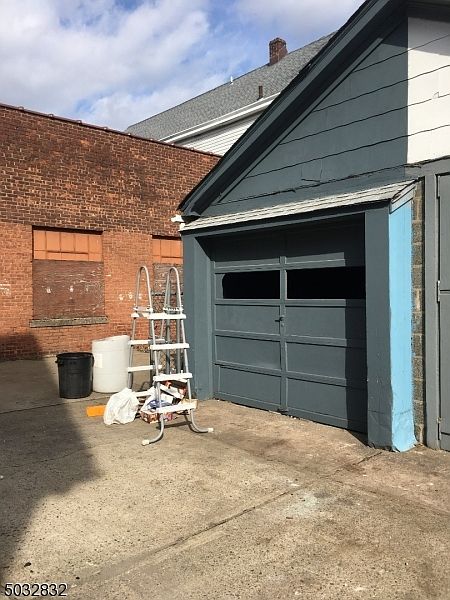 2nd image of 330 River Dr