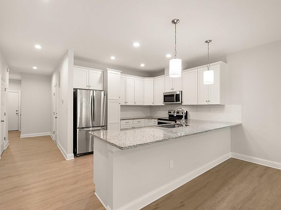4th image of 1529 Birnam Dr