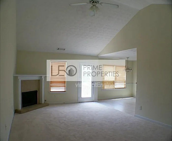 3168 Meadow Point Dr — Photo 4