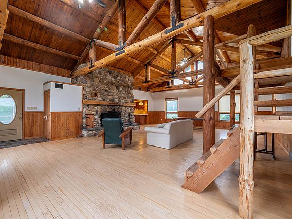 4th image of 3237 W Wilderness Rd