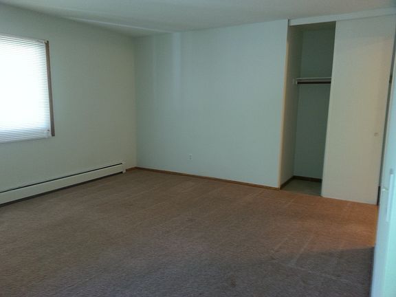 Living room/closet