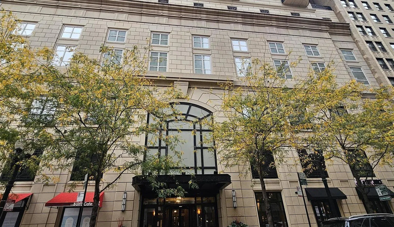 1 bed, 1.5 bath, 855 sqft, $3,800 — Photo 1