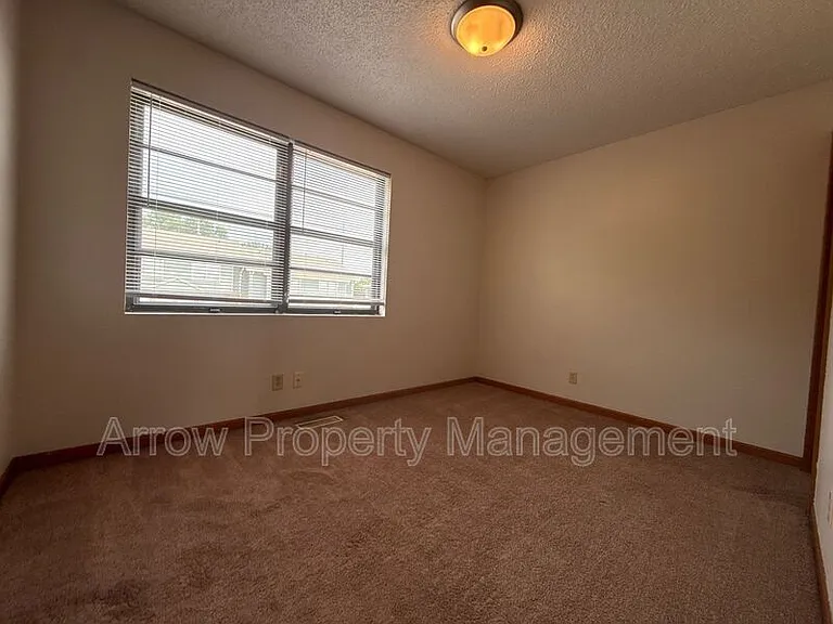 1248 S Jackson St — Photo 14