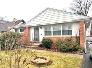 8252 N Ozanam Ave, Niles, IL