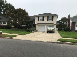 123 Lefferts Rd, Garden City, NY 11530