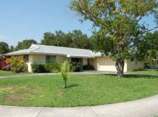 8541 SW 152nd St, Palmetto Bay, FL 33157
