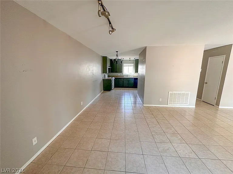 641 Pecos Way — Photo 2
