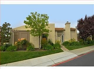 1st image of 697 Birch Dr