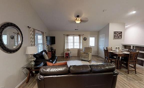 5th image of 44 Helen Dr