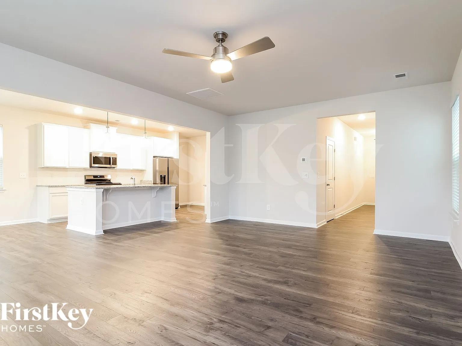 3 bed, 2.5 bath, 2250 sqft, $2,260 — Photo 4