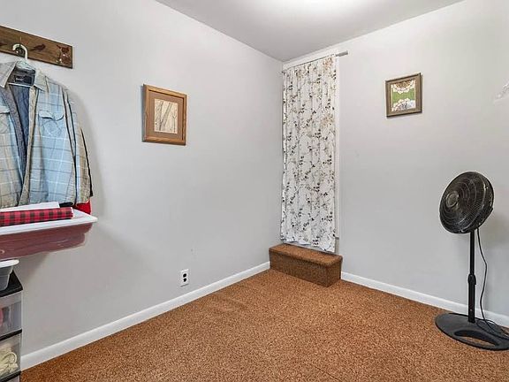 5th image of 4 Gouverneur St APT 1